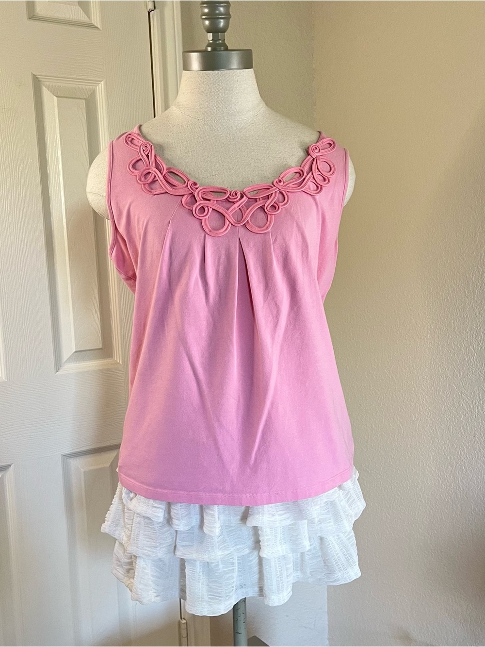 Jones New York Pink Sleeveless Tank with Loop Trim